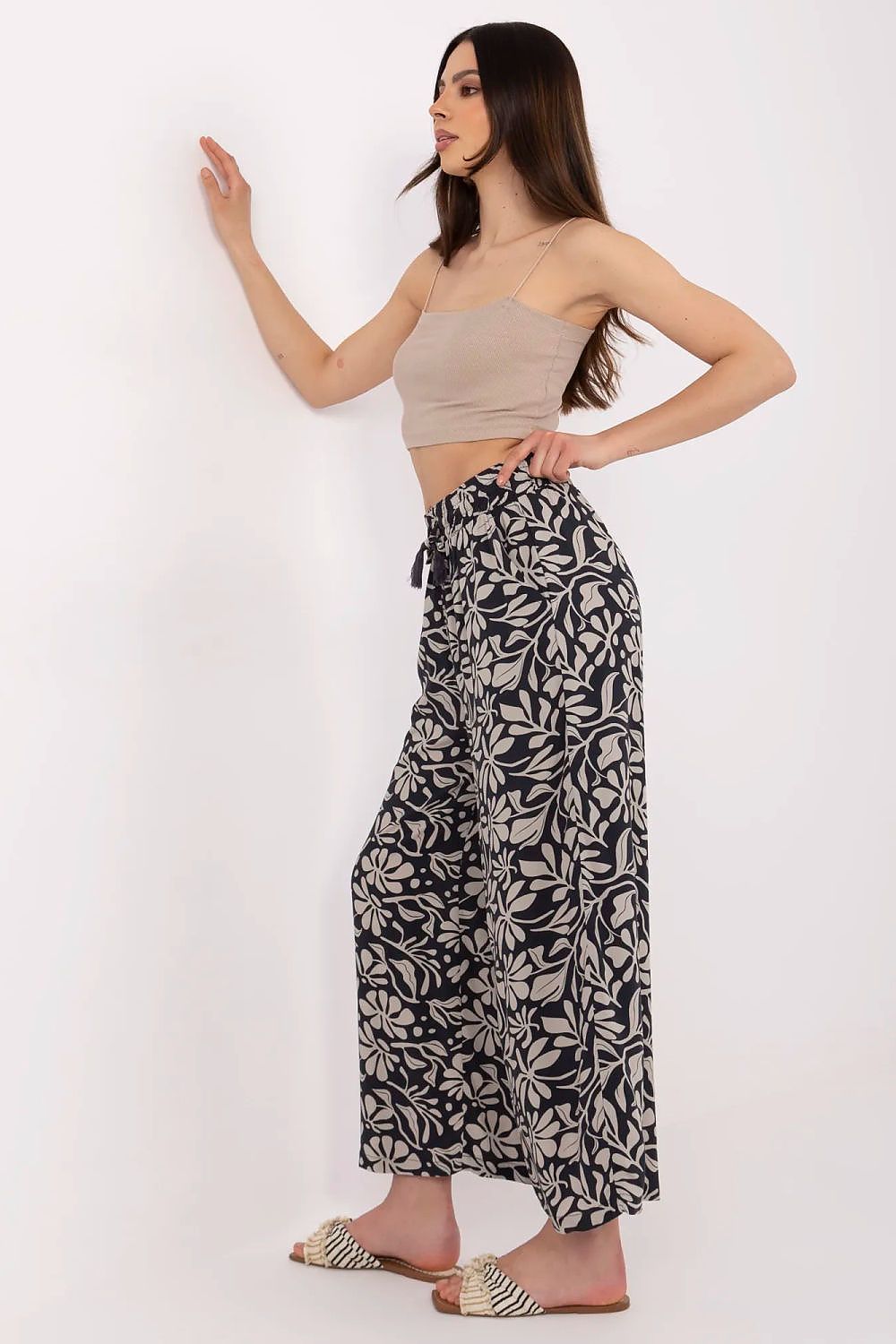 Women trousers model 212666 Sublevel 